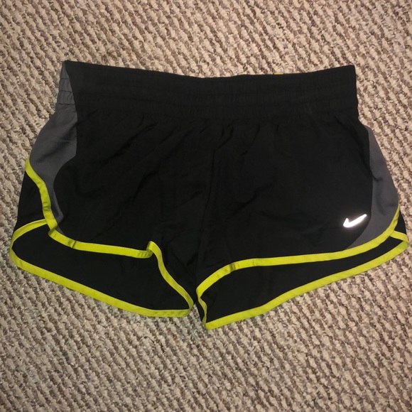 Nike Dri-Fit shorts - Picture 1 of 3